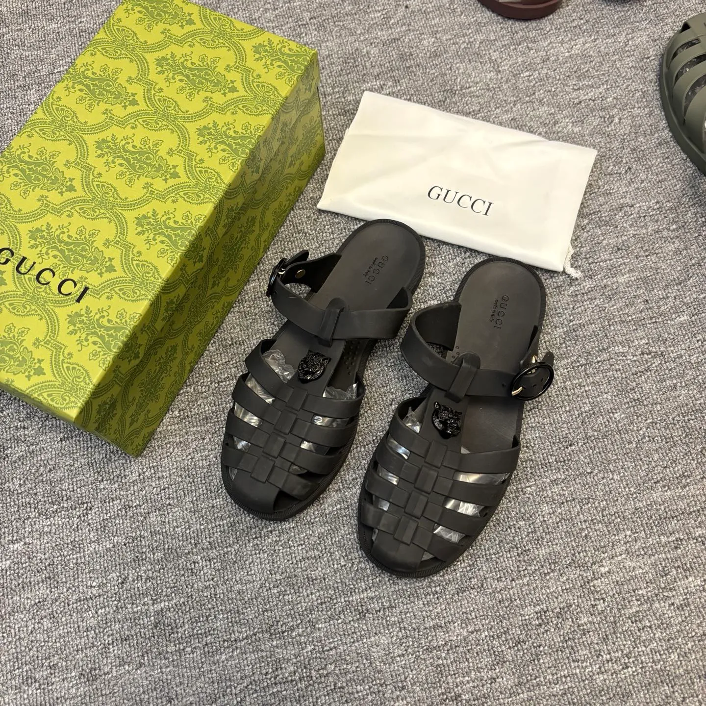 Men's shoes 260💰 [Gucci] Counter quality, top-quality original goods, real photos! Original TPU material, fine workmanship, comfortable; genuine 1:1 replica Size: 38 ~ 46